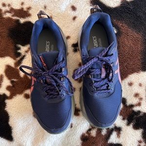 ASICS - gel venture 9 .